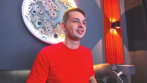 Snapshot of damian__oliver chatting on 12.16.24 Damian Oliver online show from 12.16.24