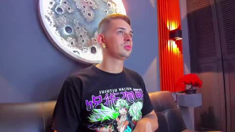 Snapshot of damian__oliver chatting on 12.24.24 Damian Oliver online show from 12.24.24