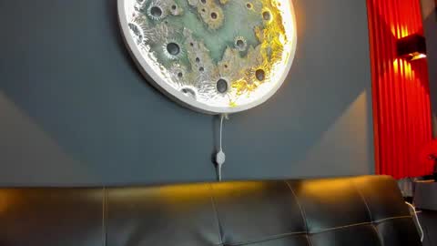 Snapshot of damian__oliver chatting on 12.27.24 Damian Oliver online show from 12.27.24