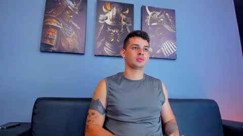 Snapshot of damian__oliver chatting on 02.12.25 Damian Oliver online show from 02.12.25