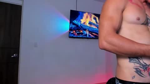 Snapshot of damian_fit chatting on 10.01.25 Damian online show from 10.01.25