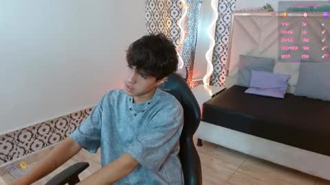 Snapshot of damian_tay chatting on 04.18.26 damian_tay online show from 04.18.26