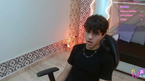Snapshot of damian_tay chatting on 04.24.26 damian_tay online show from 04.24.26