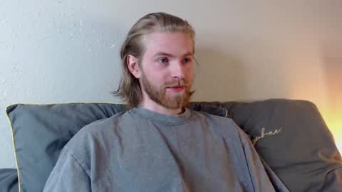Snapshot of damien_diamond chatting on 12.18.24 damien_diamond online show from 12.18.24