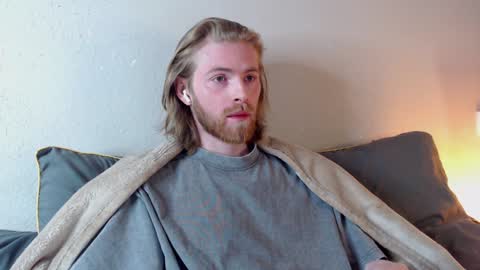 Snapshot of damien_diamond chatting on 12.18.24 damien_diamond online show from 12.18.24