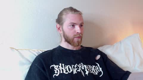 Snapshot of damien_diamond chatting on 01.05.25 damien_diamond online show from 01.05.25