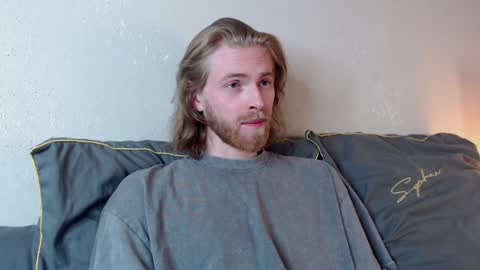 Snapshot of damien_diamond chatting on 01.25.25 damien_diamond online show from 01.25.25
