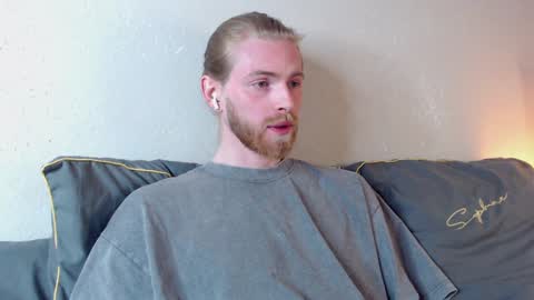 Snapshot of damien_diamond chatting on 01.25.25 damien_diamond online show from 01.25.25