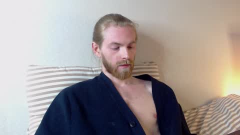 Snapshot of damien_diamond chatting on 02.25.25 damien_diamond online show from 02.25.25