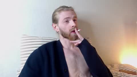 Snapshot of damien_diamond chatting on 02.26.25 damien_diamond online show from 02.26.25