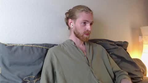 Snapshot of damien_diamond chatting on 09.21.25 damien_diamond online show from 09.21.25