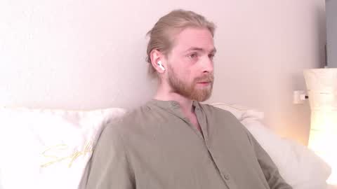 Snapshot of damien_diamond chatting on 10.20.25 damien_diamond online show from 10.20.25