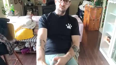 Snapshot of damien_mace chatting on 12.23.24 damien_mace online show from 12.23.24