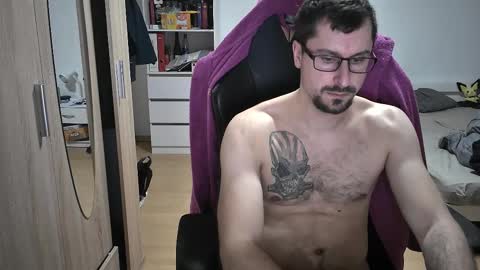 King Dan online show from 03.10.25