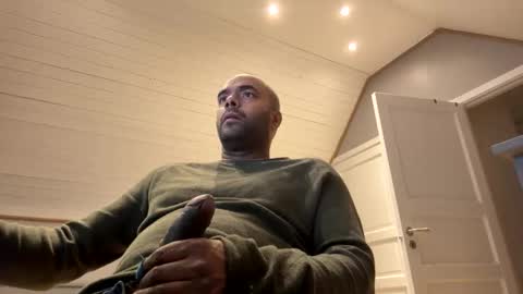 Snapshot of dan_the_man43 chatting on 11.25.25 dan_the_man43 online show from 11.25.25