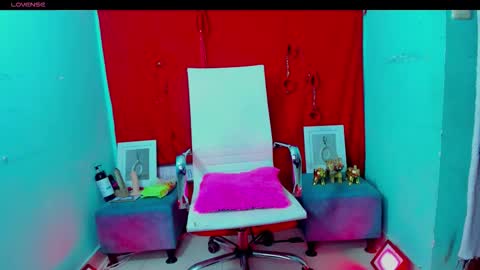 Snapshot of dana_2114 chatting on 11.11.25 dana 2114 online show from 11.11.25