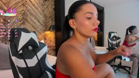 D A N A  online show from 02.10.26