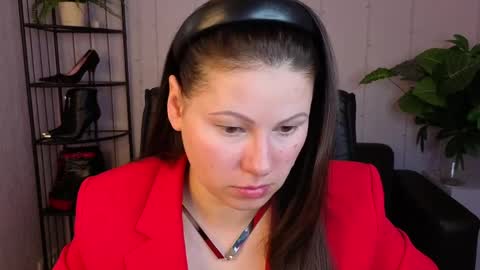 Dana Dom online show from 04.20.26