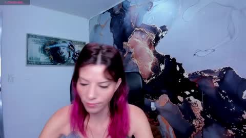 Danaa Rey online show from 02.08.25