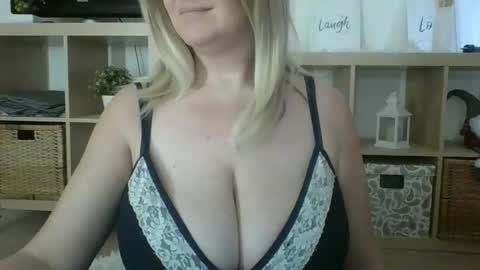 DanaHotMILF online show from 02.13.25