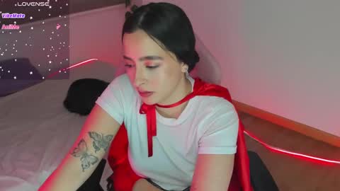 danay_01 online show from 10.31.25