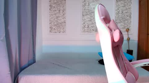 Danella Houston online show from 10.28.25