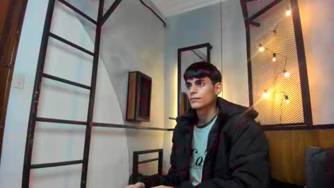 Snapshot of dani_mc chatting on 12.02.25 dani_mc online show from 12.02.25