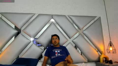 Snapshot of danidick_vc chatting on 11.26.25 danidick_vc online show from 11.26.25