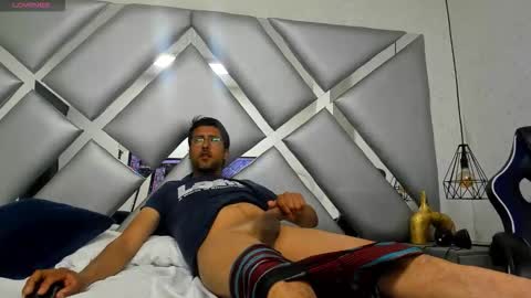 Snapshot of danidick_vc chatting on 11.27.25 danidick_vc online show from 11.27.25