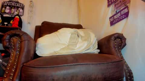 Snapshot of danidollxxx chatting on 10.30.25 danidollxxx online show from 10.30.25