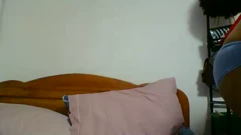 danie80704 online show from 10.23.25