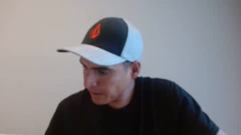 Snapshot of daniel_surfer chatting on 12.27.24 Daniel  online show from 12.27.24