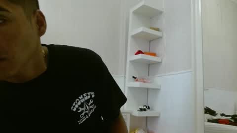 Snapshot of daniel_surfer chatting on 10.26.25 Daniel  online show from 10.26.25