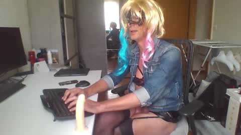 newcumer online show from 02.13.25