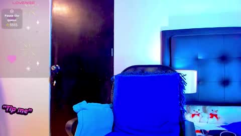 Snapshot of daniela_beauty chatting on 01.22.25 daniela online show from 01.22.25