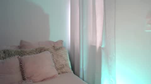 Snapshot of daniela_valencia chatting on 09.10.25 Lucia online show from 09.10.25