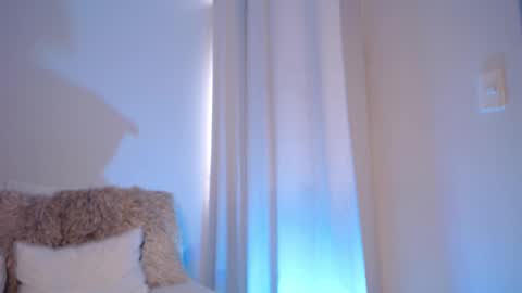 Snapshot of daniela_valencia chatting on 10.09.25 Lucia online show from 10.09.25