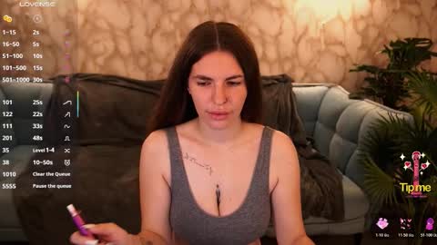 danielareign online show from 11.08.25