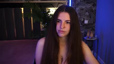 danielareign online show from 11.09.25