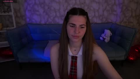 Snapshot of danielareign chatting on 04.25.26 danielareign online show from 04.25.26