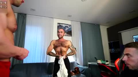 Snapshot of danielkraig_for_u chatting on 07.19.26 Daniel Kraig online show from 07.19.26