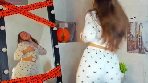 Snapshot of daniella_perry chatting on 11.07.25 Daniella online show from 11.07.25