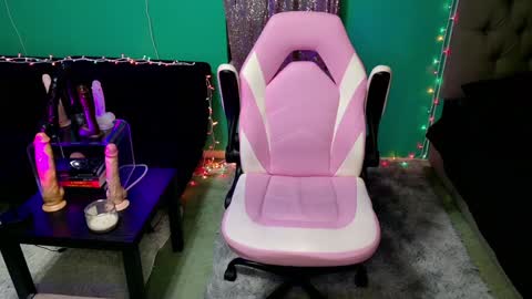 Danielle Banks online show from 12.21.24