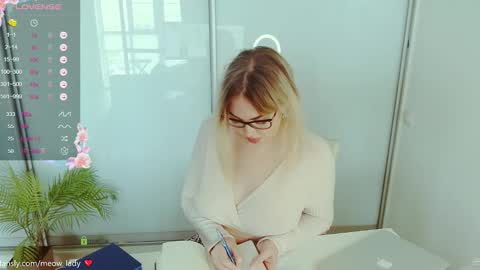 Snapshot of danielle_dunn chatting on 10.30.25 Danny online show from 10.30.25