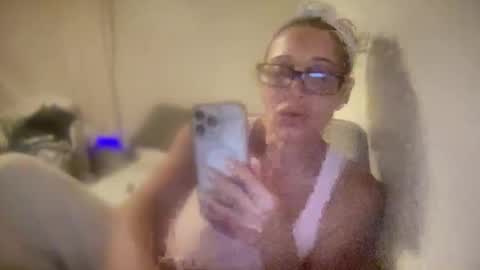 Snapshot of daniellealexa chatting on 06.08.26 daniellealexa online show from 06.08.26