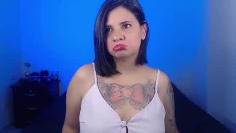 Snapshot of daniellerain chatting on 12.22.24 daniellerain online show from 12.22.24