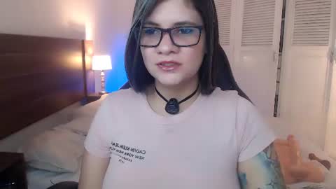 Snapshot of daniellerain chatting on 06.21.26 daniellerain online show from 06.21.26