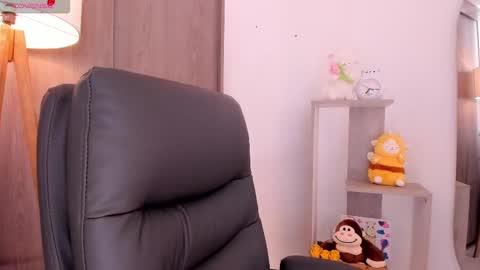 Snapshot of daniellerose_ chatting on 10.04.25 Danielle Rose online show from 10.04.25