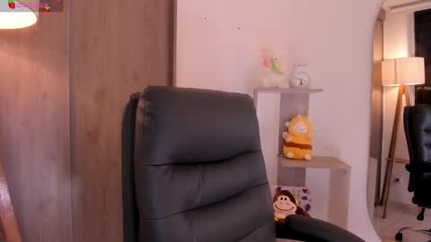 Snapshot of daniellerose_ chatting on 11.04.25 Danielle Rose online show from 11.04.25