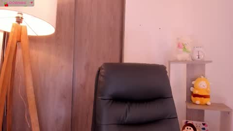 Snapshot of daniellerose_ chatting on 11.11.25 Danielle Rose online show from 11.11.25